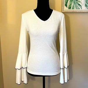 Long-Sleeve Top with Flared sleeves